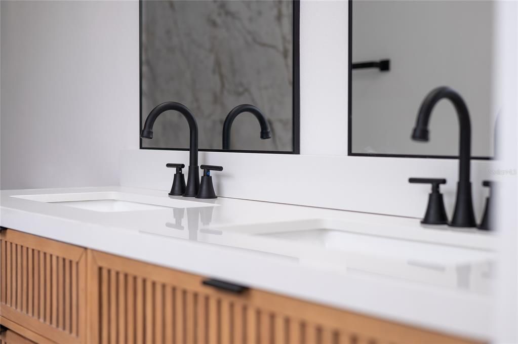 For Sale: $499,995 (3 beds, 2 baths, 1908 Square Feet)