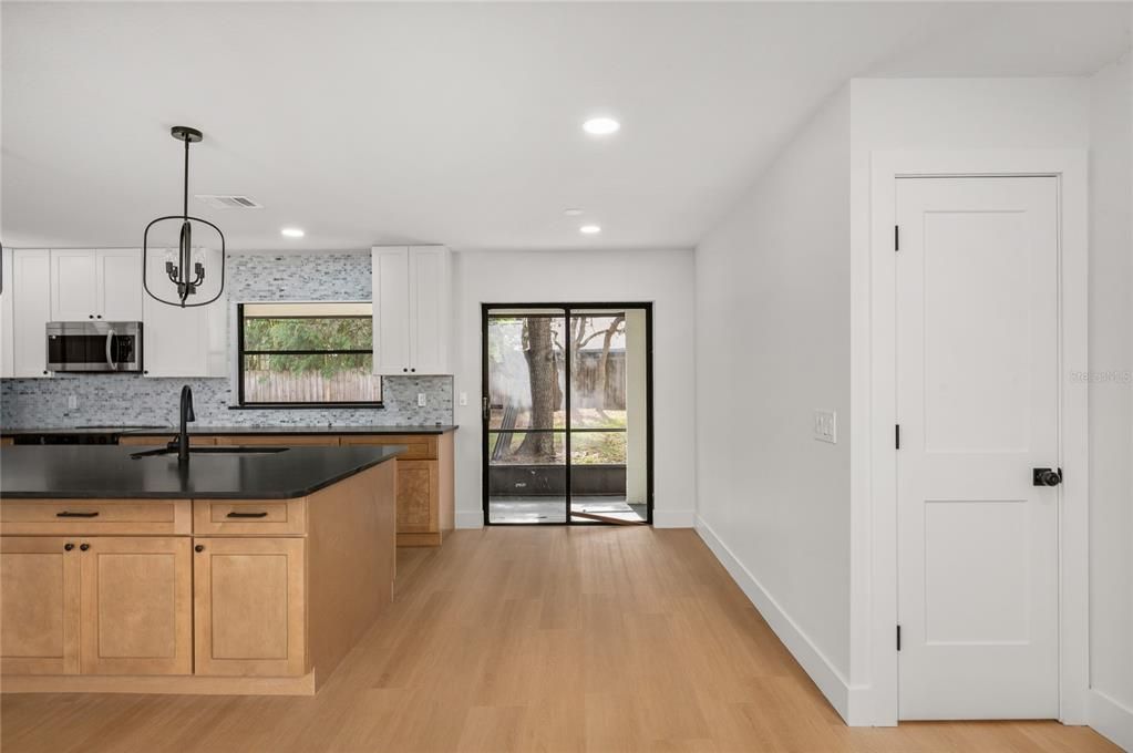 For Sale: $499,995 (3 beds, 2 baths, 1908 Square Feet)