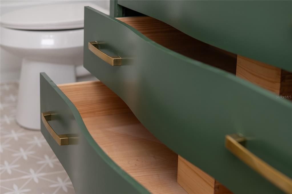 For Sale: $499,995 (3 beds, 2 baths, 1908 Square Feet)