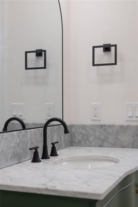 For Sale: $499,995 (3 beds, 2 baths, 1908 Square Feet)