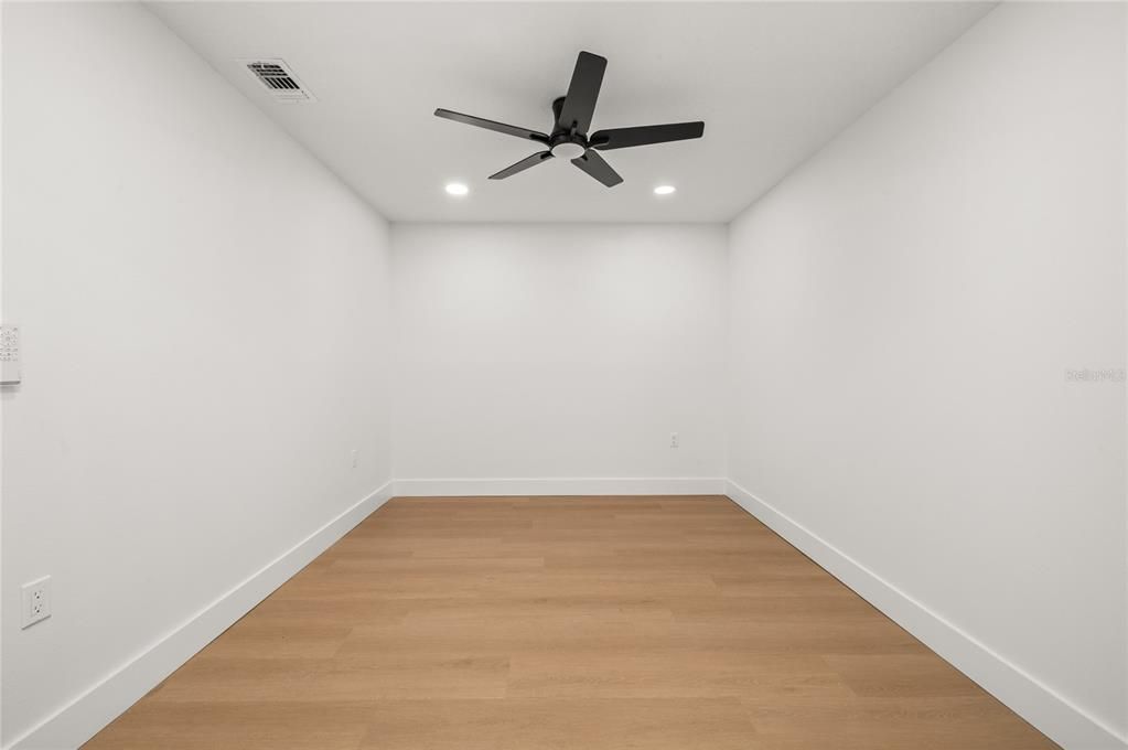 For Sale: $499,995 (3 beds, 2 baths, 1908 Square Feet)