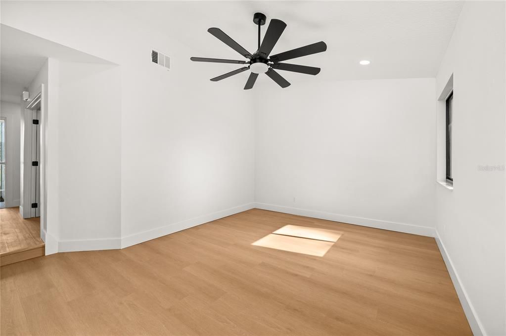 For Sale: $499,995 (3 beds, 2 baths, 1908 Square Feet)