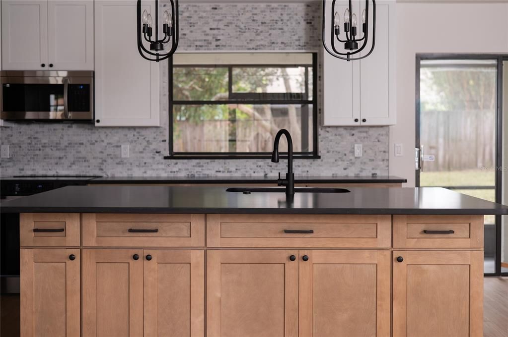 For Sale: $499,995 (3 beds, 2 baths, 1908 Square Feet)