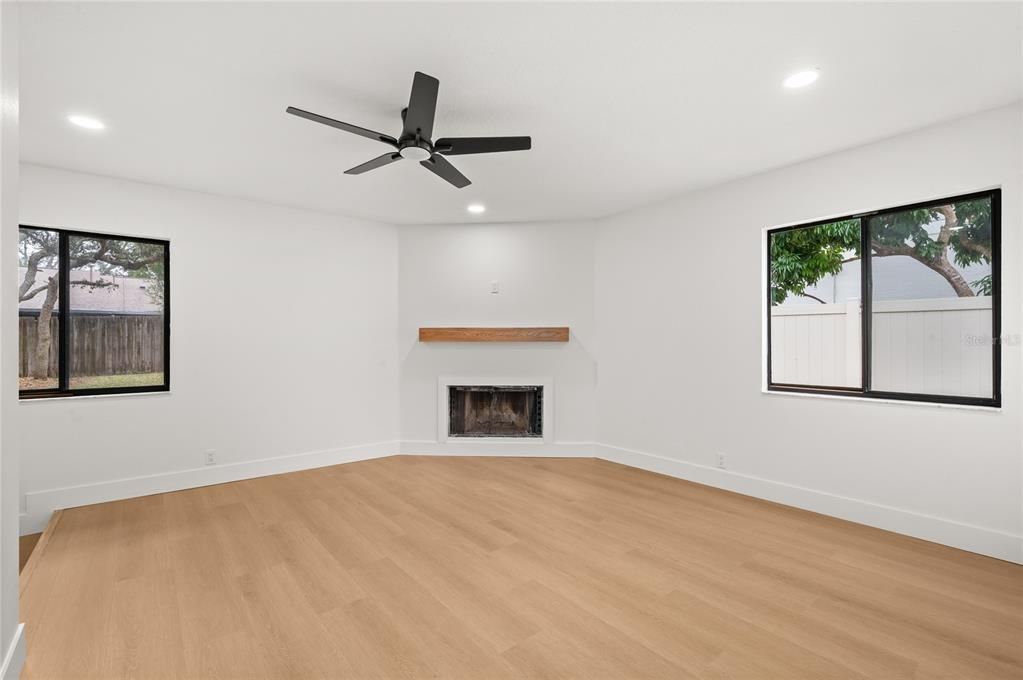 For Sale: $499,995 (3 beds, 2 baths, 1908 Square Feet)