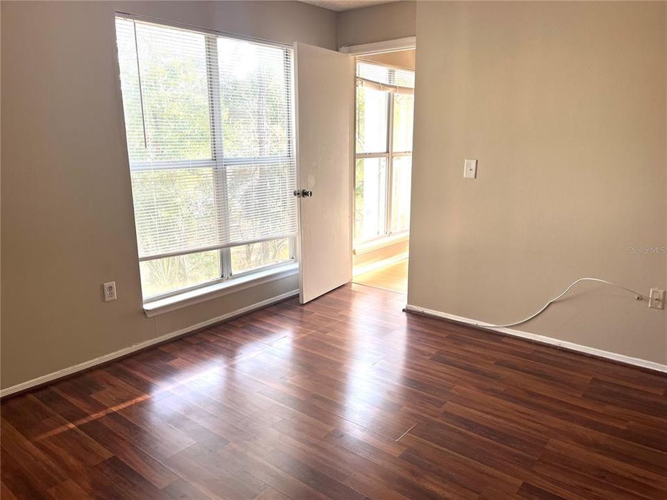 For Rent: $1,700 (2 beds, 2 baths, 995 Square Feet)