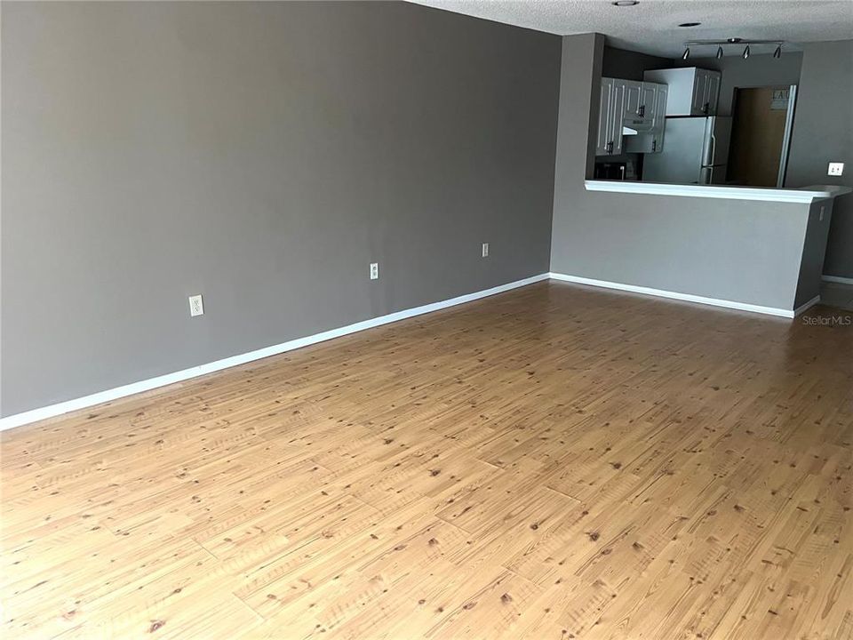 For Rent: $1,700 (2 beds, 2 baths, 995 Square Feet)