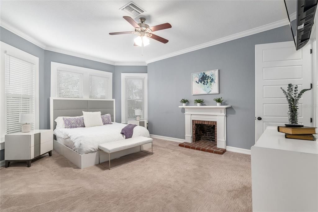 For Sale: $599,000 (4 beds, 3 baths, 3120 Square Feet)