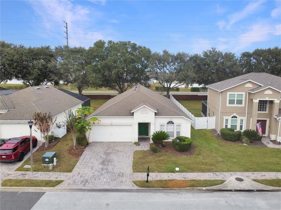 出租: $2,095 (4 贝兹, 3 浴室, 1998 平方英尺)