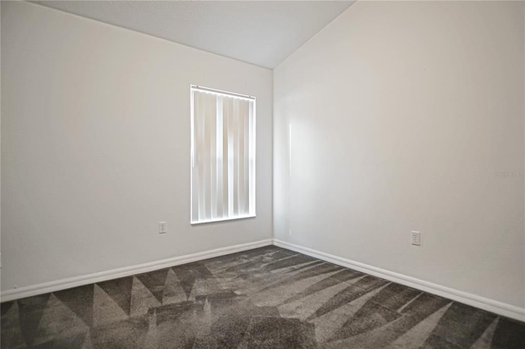 出租: $2,095 (4 贝兹, 3 浴室, 1998 平方英尺)