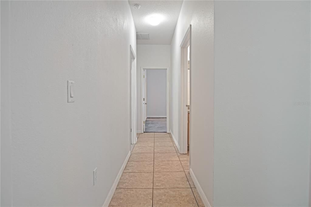 出租: $2,095 (4 贝兹, 3 浴室, 1998 平方英尺)