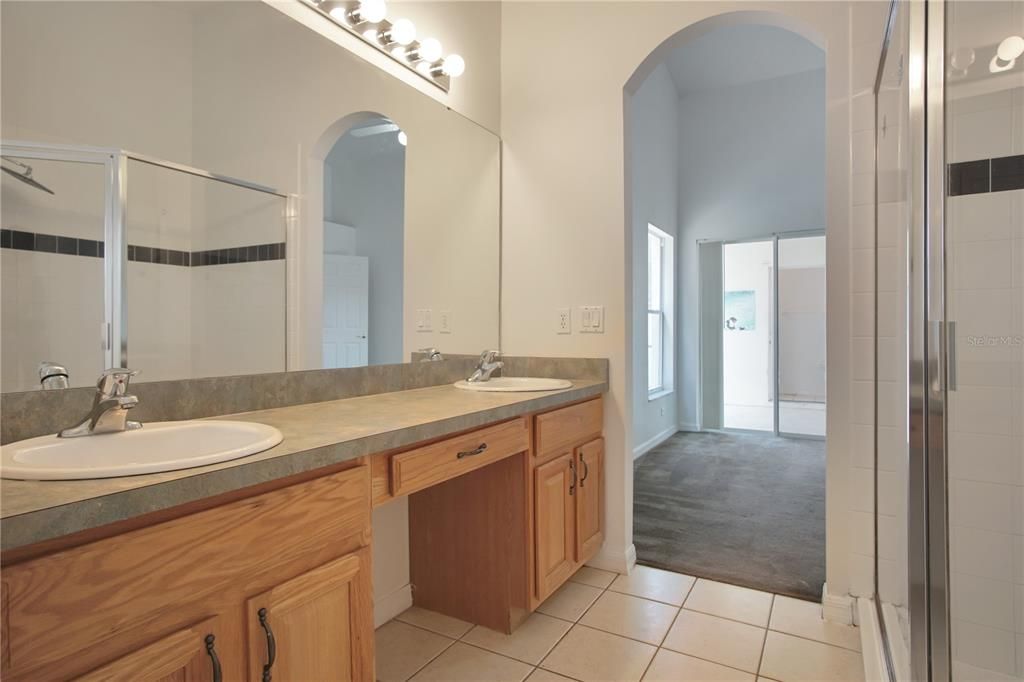 出租: $2,095 (4 贝兹, 3 浴室, 1998 平方英尺)