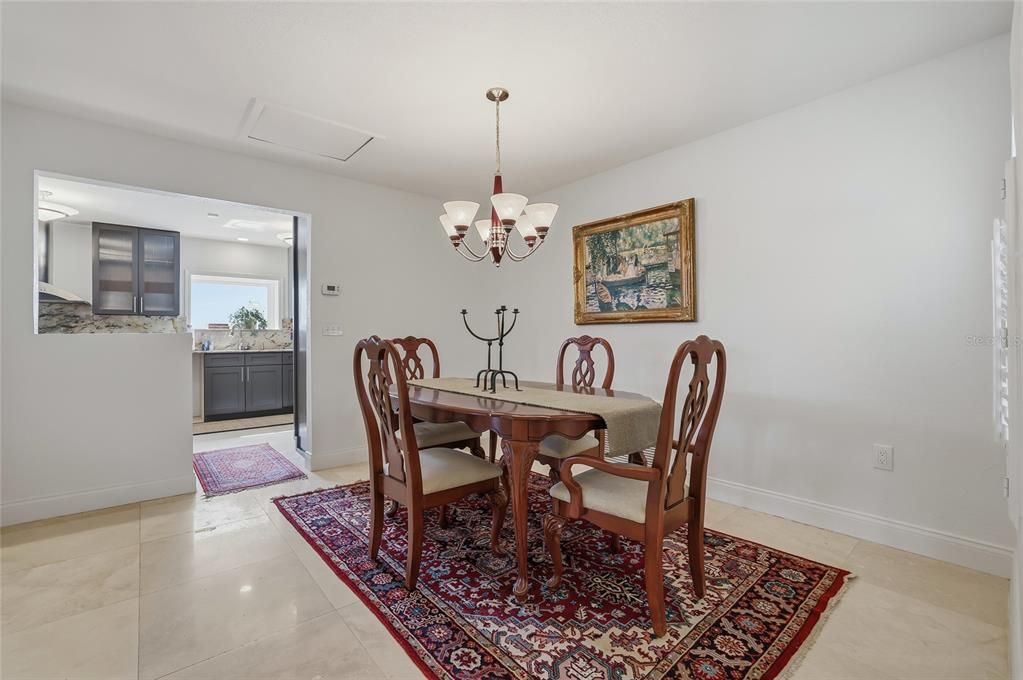 For Sale: $1,000,000 (3 beds, 2 baths, 2901 Square Feet)