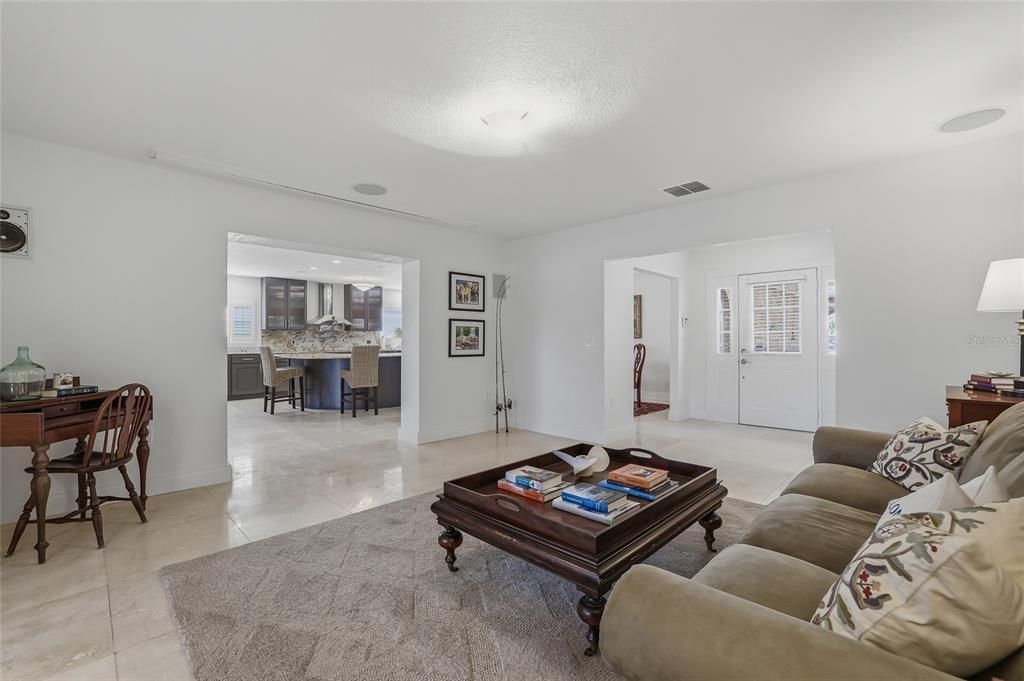 For Sale: $1,000,000 (3 beds, 2 baths, 2901 Square Feet)