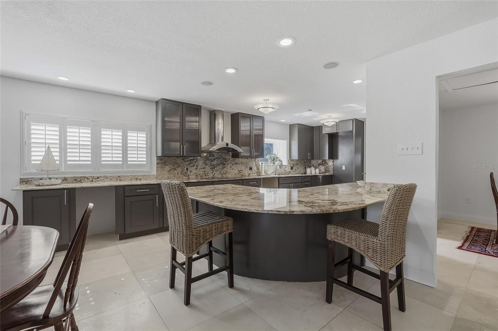 For Sale: $1,000,000 (3 beds, 2 baths, 2901 Square Feet)