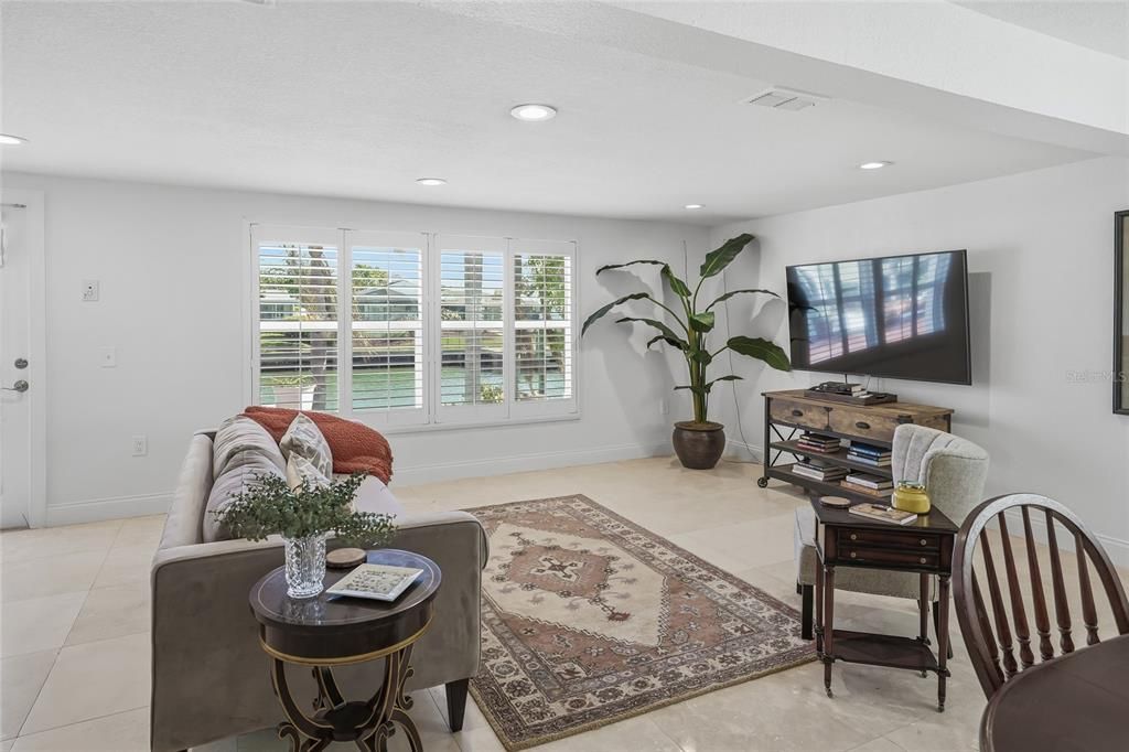 For Sale: $1,000,000 (3 beds, 2 baths, 2901 Square Feet)