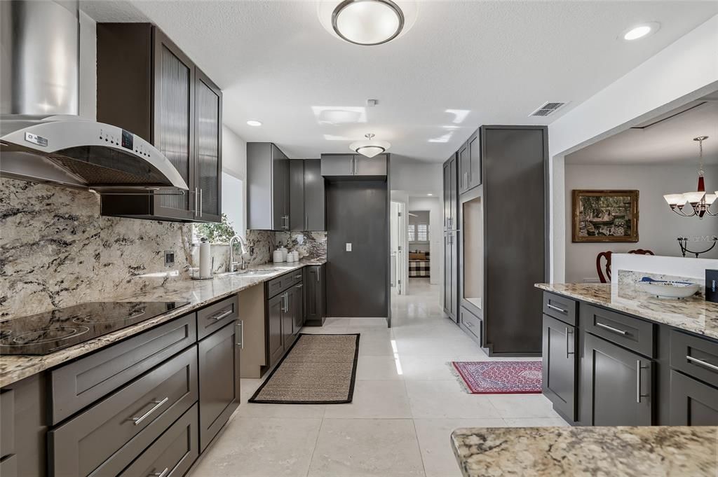 For Sale: $1,000,000 (3 beds, 2 baths, 2901 Square Feet)