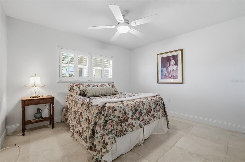 For Sale: $1,000,000 (3 beds, 2 baths, 2901 Square Feet)