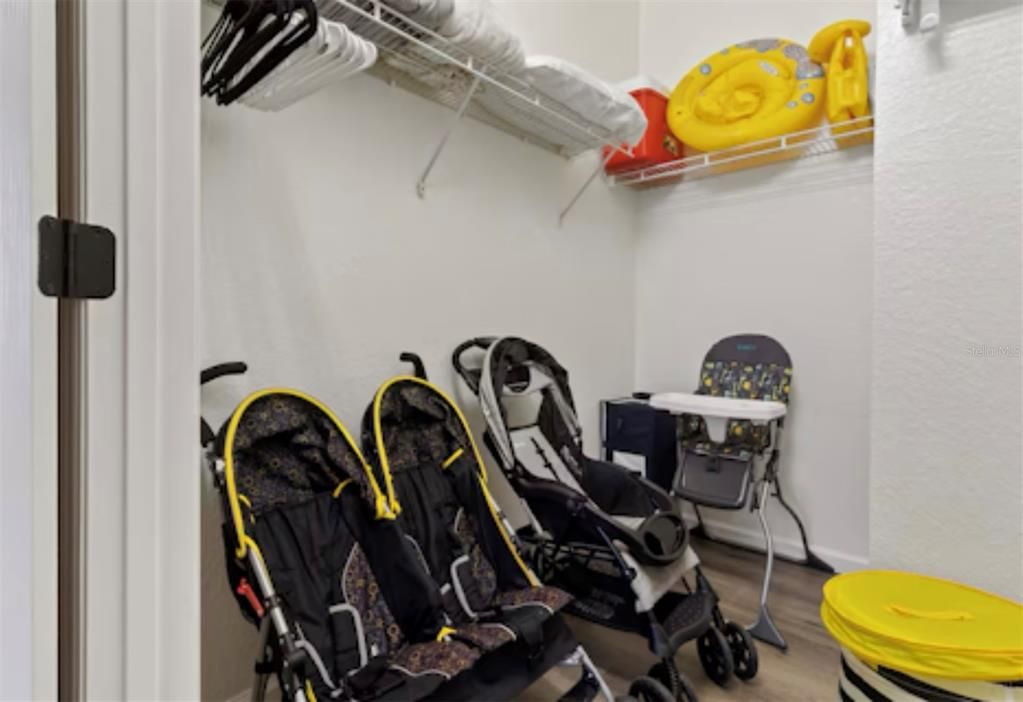 For Sale: $279,000 (2 beds, 2 baths, 1081 Square Feet)