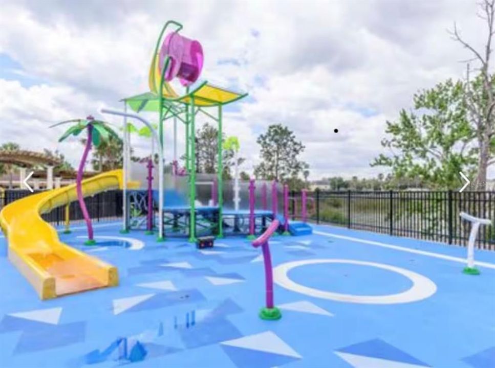 For Sale: $279,000 (2 beds, 2 baths, 1081 Square Feet)