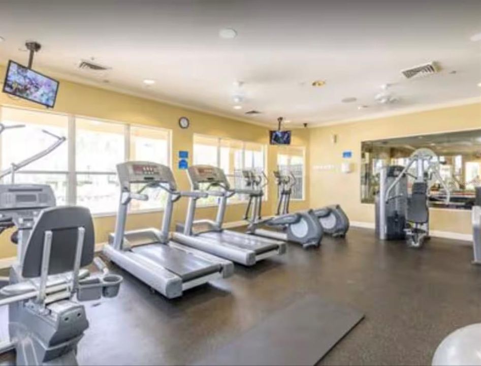 For Sale: $279,000 (2 beds, 2 baths, 1081 Square Feet)