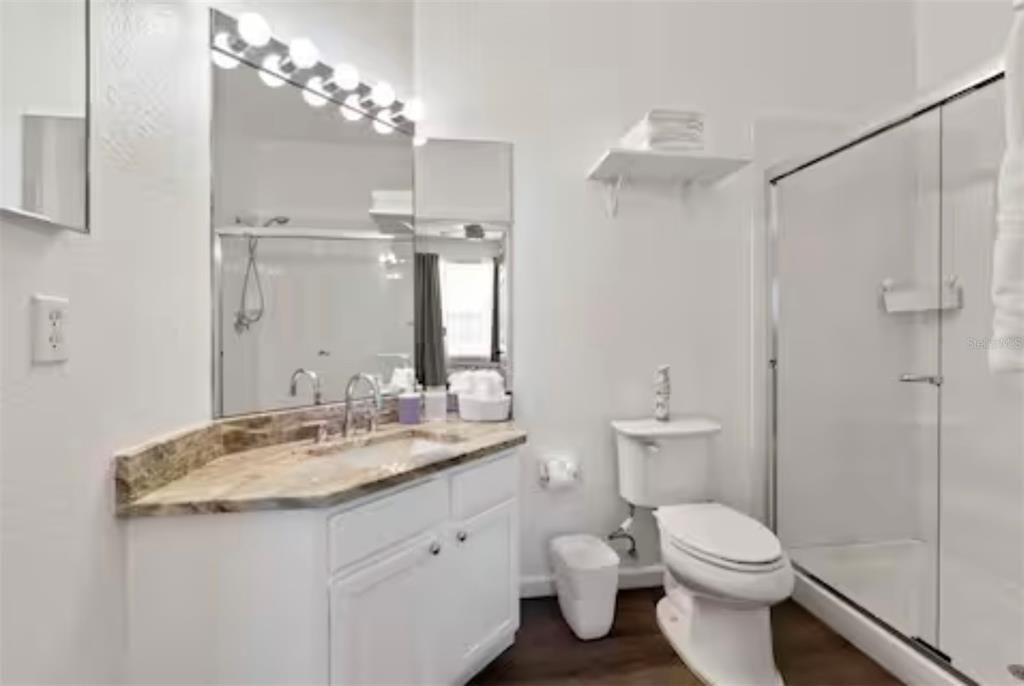 For Sale: $279,000 (2 beds, 2 baths, 1081 Square Feet)