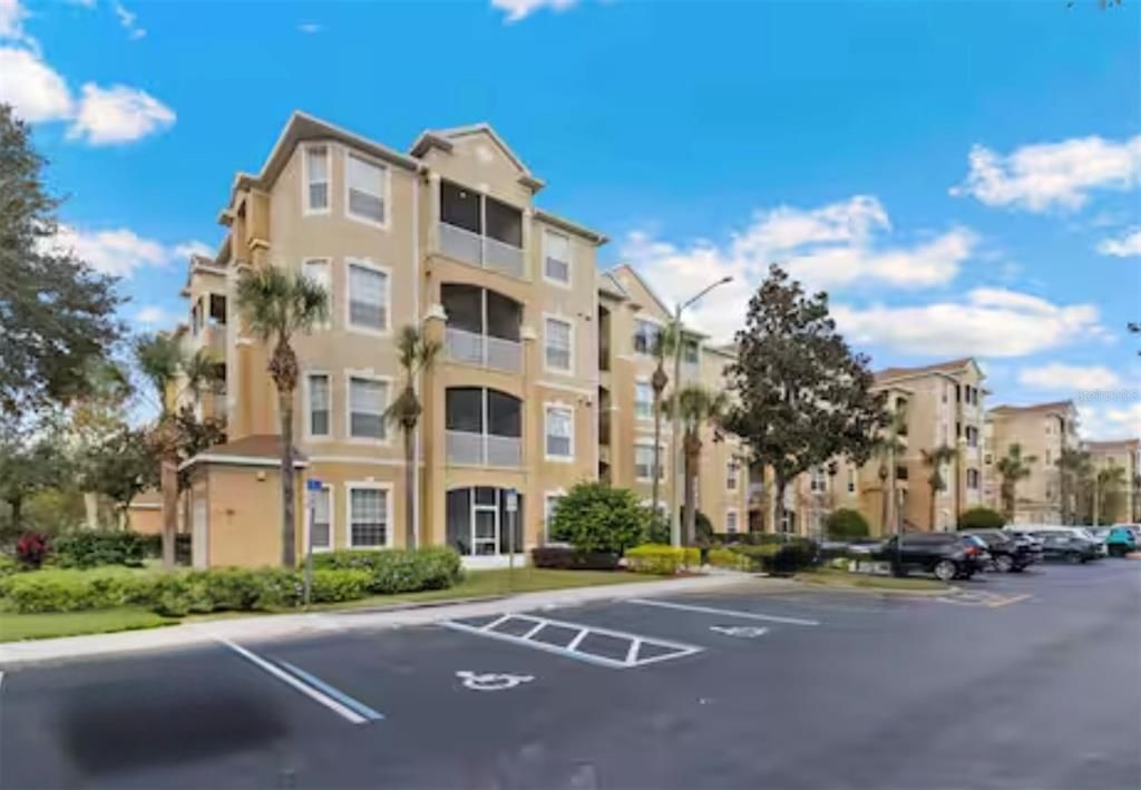 For Sale: $279,000 (2 beds, 2 baths, 1081 Square Feet)