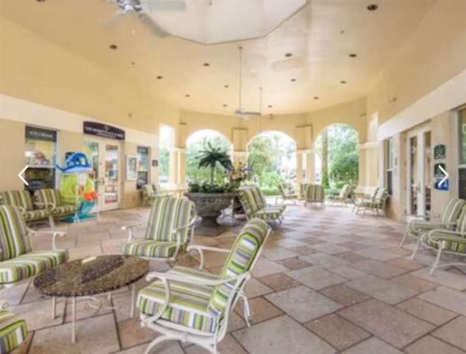 For Sale: $279,000 (2 beds, 2 baths, 1081 Square Feet)