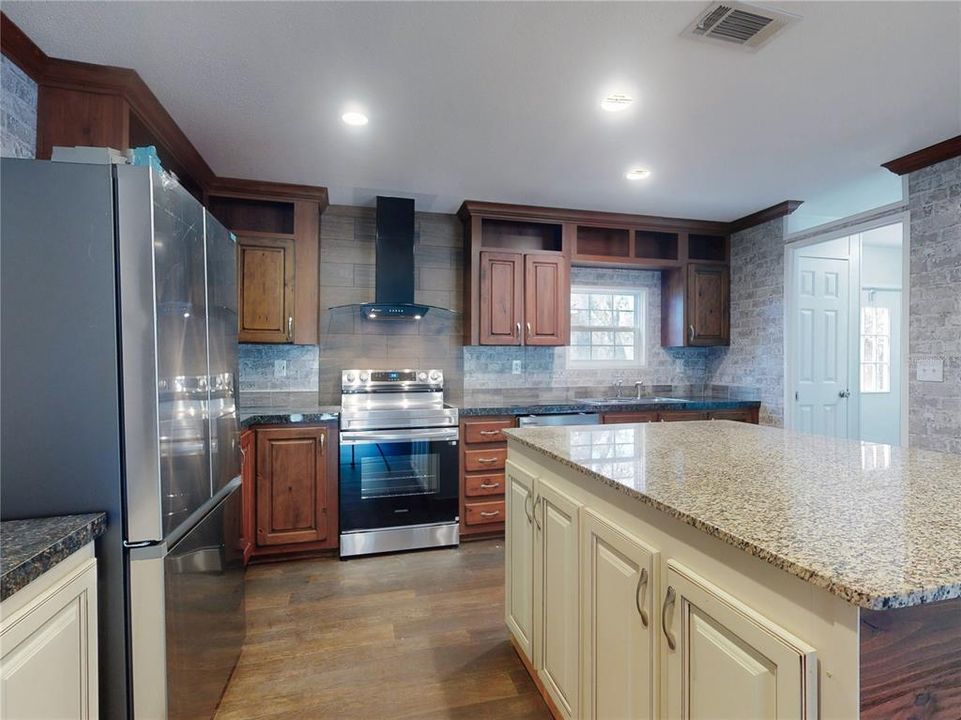 For Sale: $249,900 (3 beds, 2 baths, 1760 Square Feet)