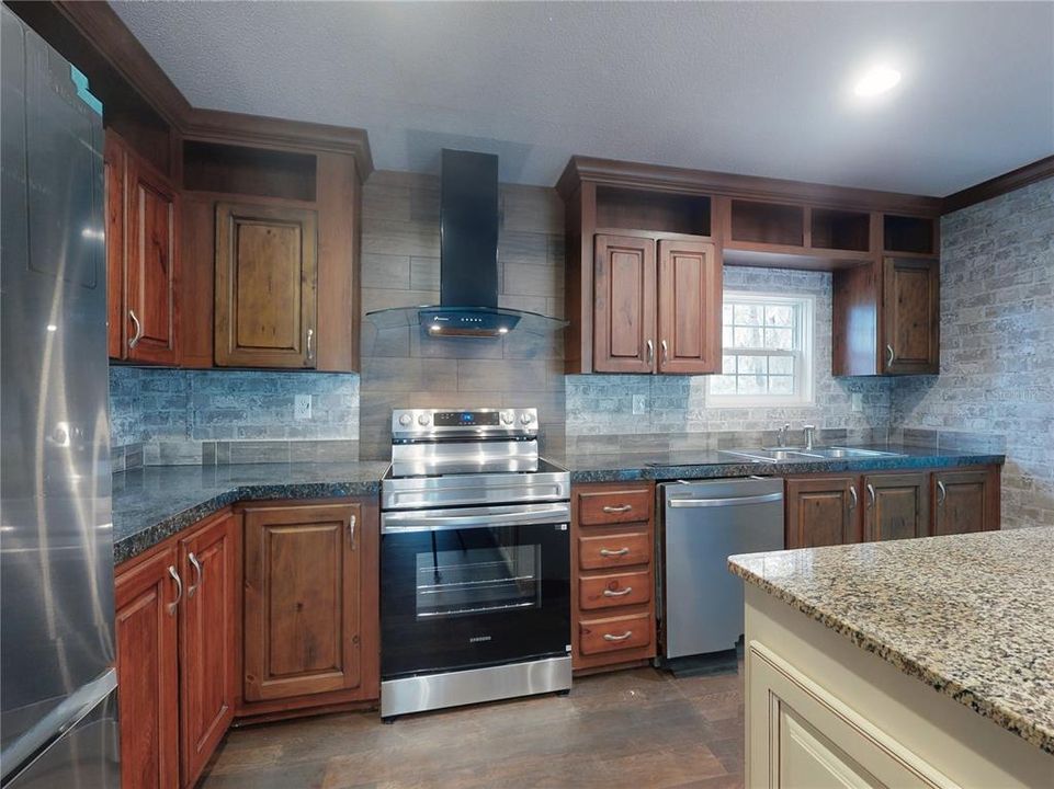 For Sale: $249,900 (3 beds, 2 baths, 1760 Square Feet)