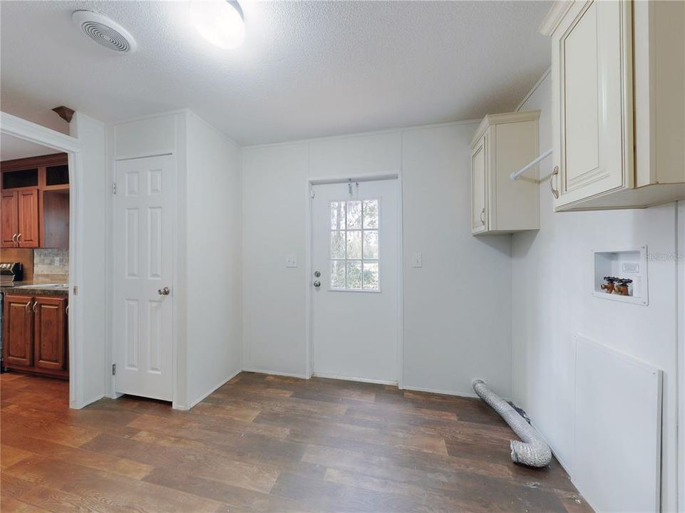 For Sale: $249,900 (3 beds, 2 baths, 1760 Square Feet)