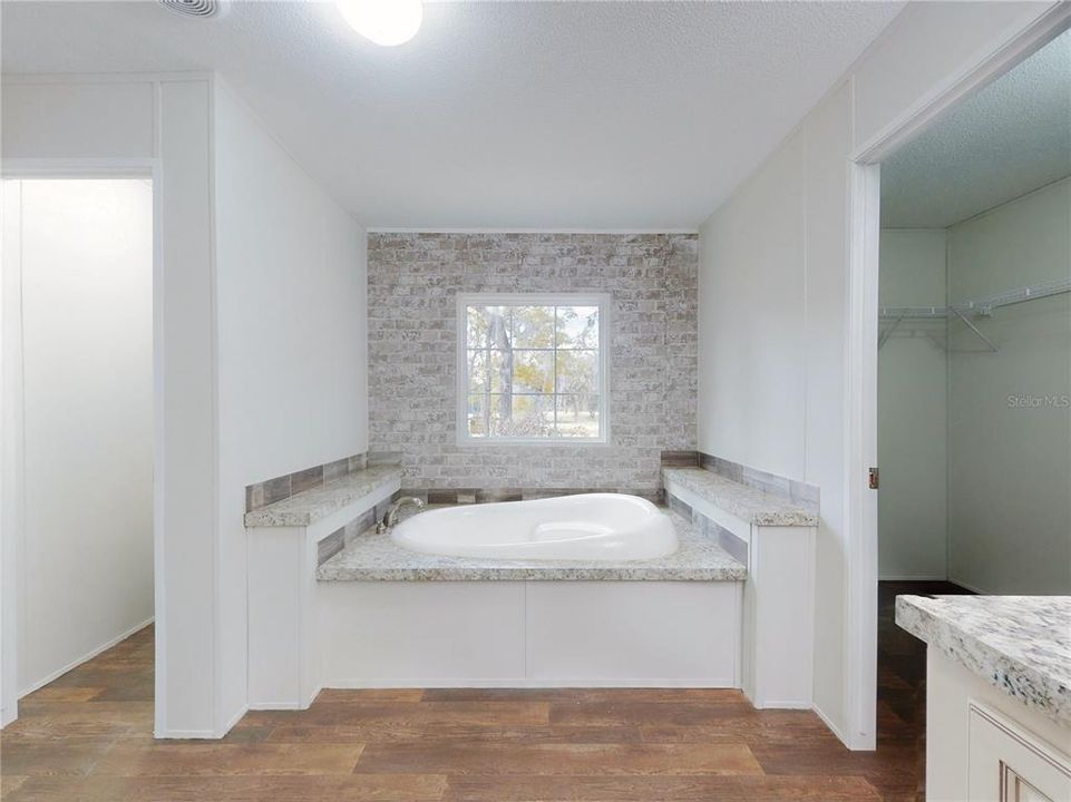 For Sale: $249,900 (3 beds, 2 baths, 1760 Square Feet)