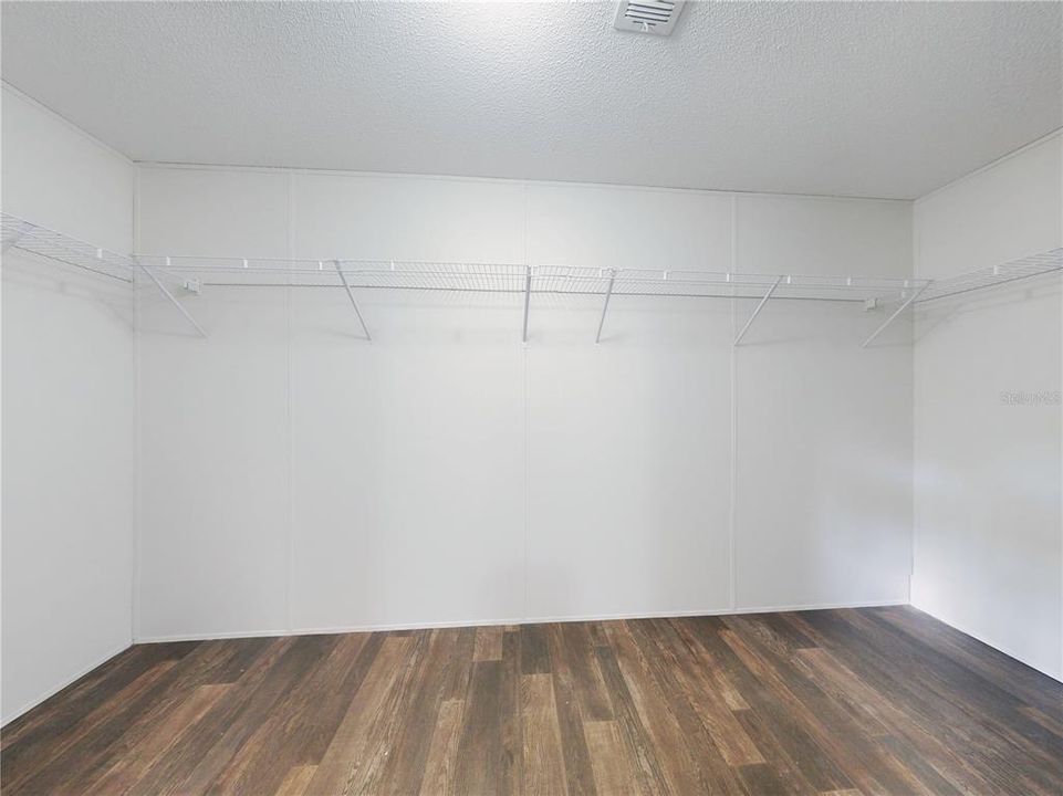 For Sale: $249,900 (3 beds, 2 baths, 1760 Square Feet)