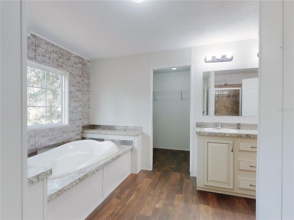 For Sale: $249,900 (3 beds, 2 baths, 1760 Square Feet)