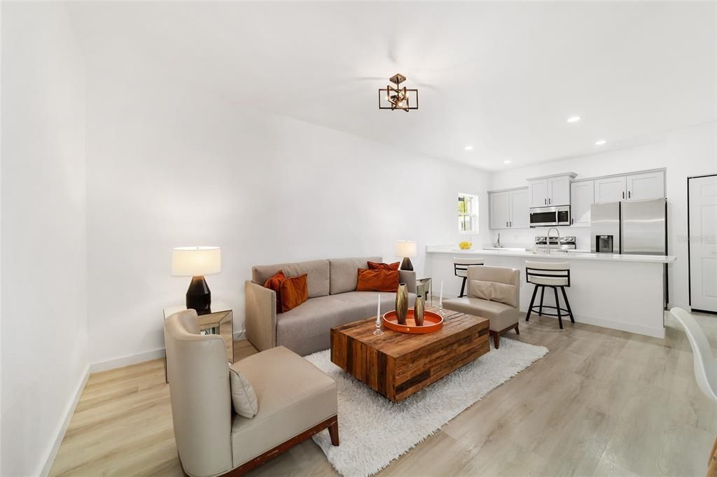 На продажу: $235,000 (2 спален, 2 ванн, 1226 Квадратных фут)