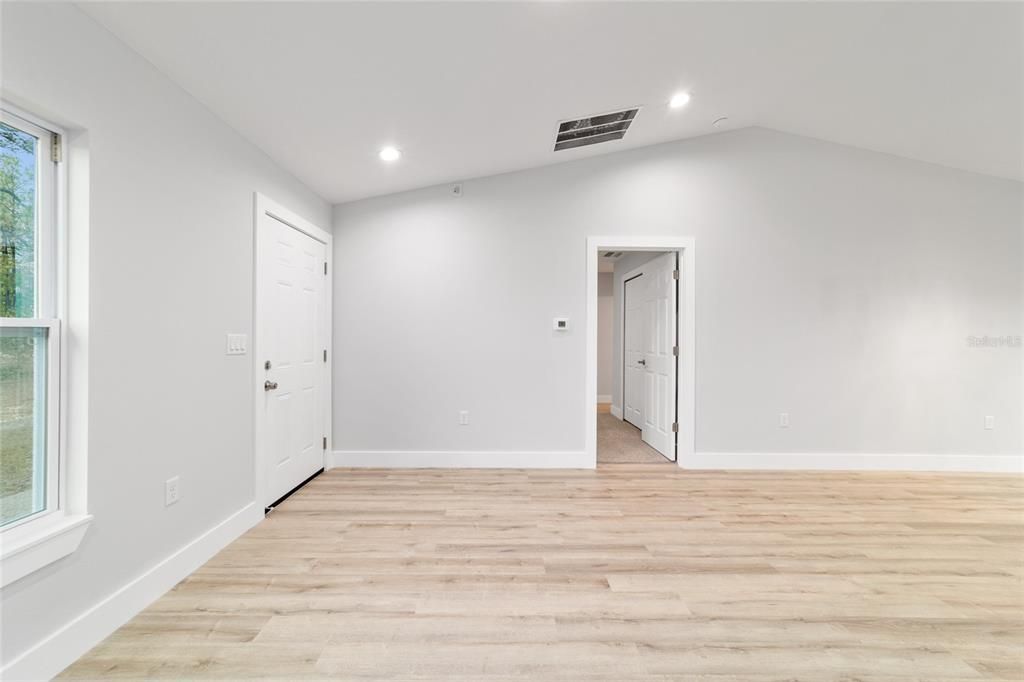 На продажу: $199,900 (3 спален, 2 ванн, 1058 Квадратных фут)