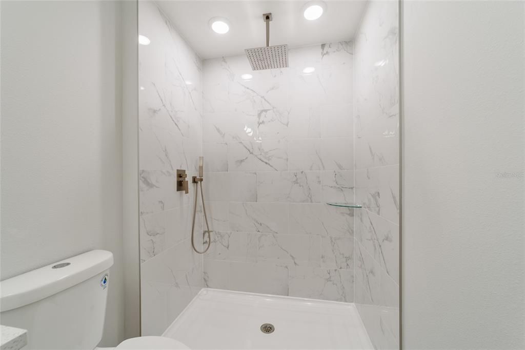 На продажу: $199,900 (3 спален, 2 ванн, 1058 Квадратных фут)