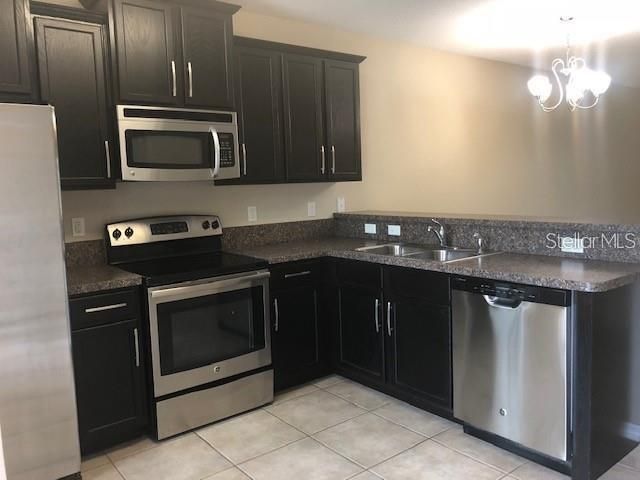 出租: $1,750 (2 贝兹, 2 浴室, 1144 平方英尺)