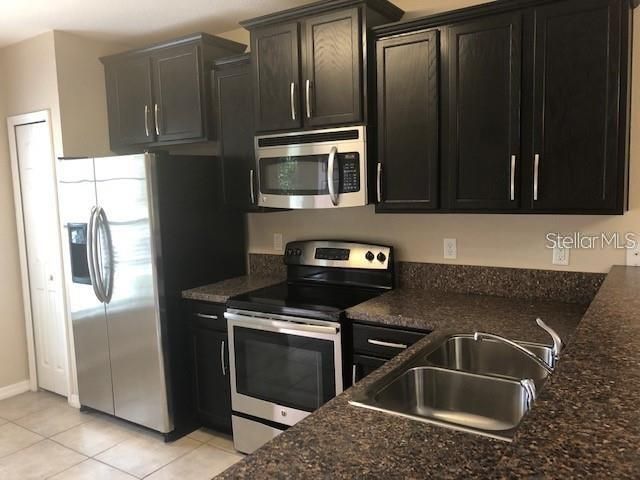 出租: $1,750 (2 贝兹, 2 浴室, 1144 平方英尺)