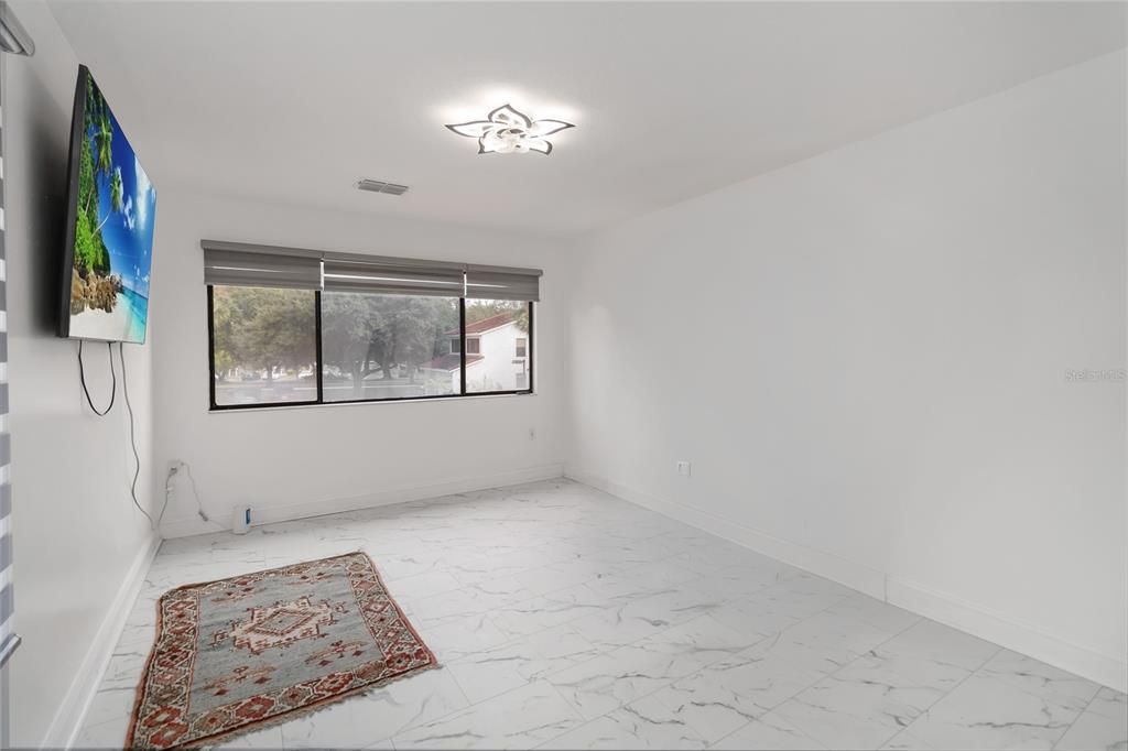 For Sale: $225,000 (2 beds, 2 baths, 1230 Square Feet)