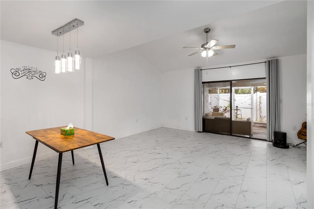 For Sale: $225,000 (2 beds, 2 baths, 1230 Square Feet)