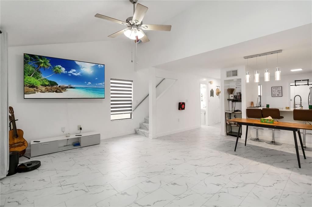 For Sale: $225,000 (2 beds, 2 baths, 1230 Square Feet)