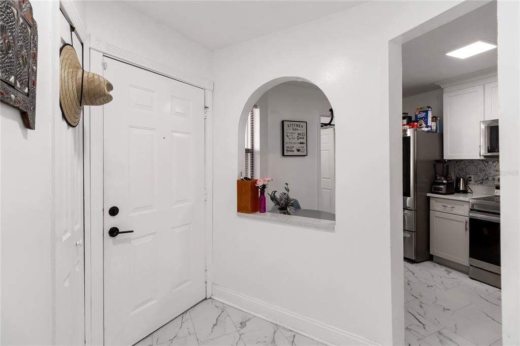 For Sale: $225,000 (2 beds, 2 baths, 1230 Square Feet)