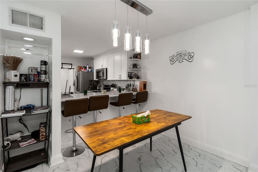 For Sale: $225,000 (2 beds, 2 baths, 1230 Square Feet)