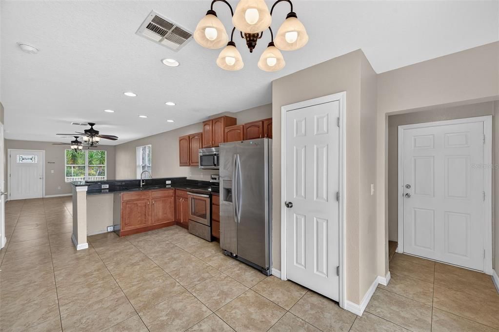 待售: $295,000 (3 贝兹, 2 浴室, 1254 平方英尺)