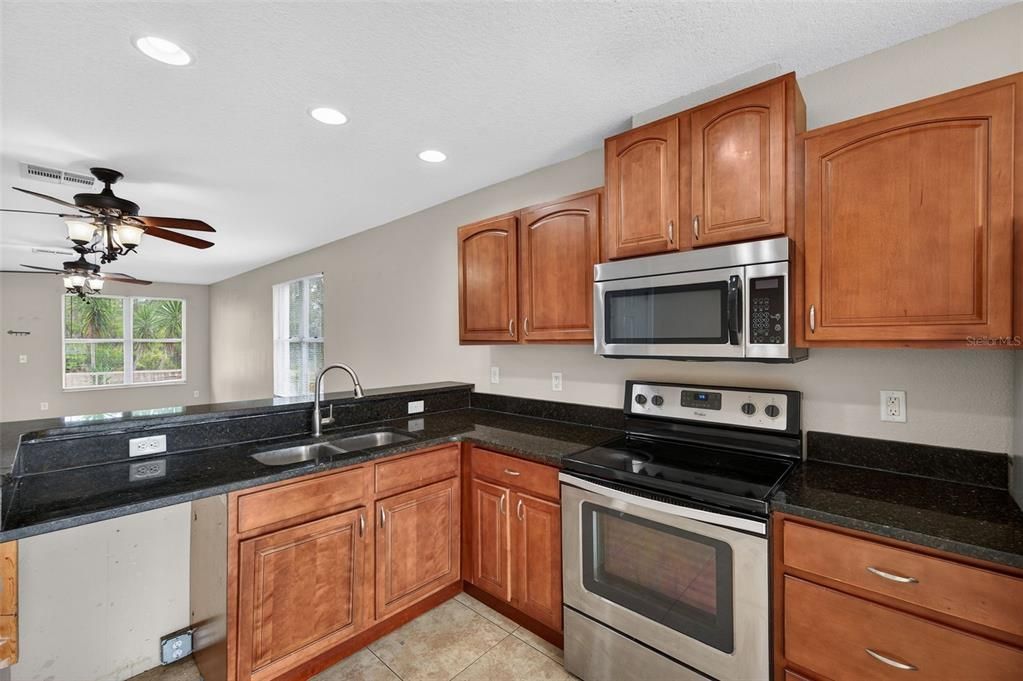 待售: $295,000 (3 贝兹, 2 浴室, 1254 平方英尺)