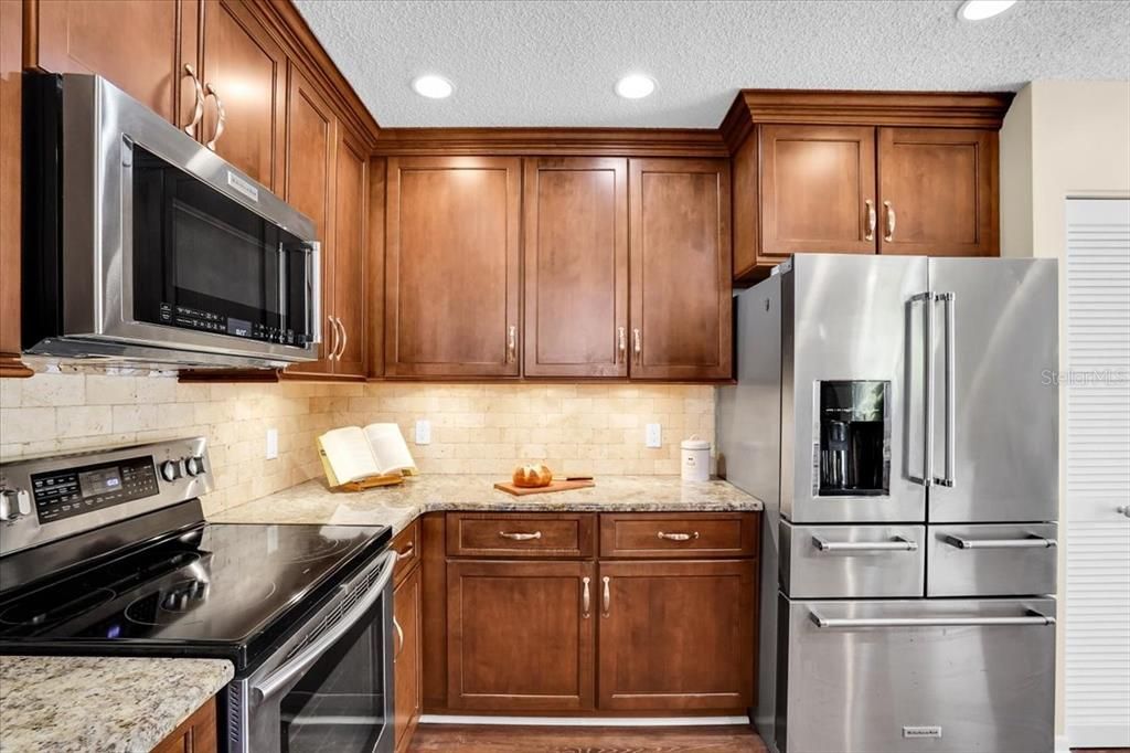 待售: $437,000 (3 贝兹, 2 浴室, 2167 平方英尺)