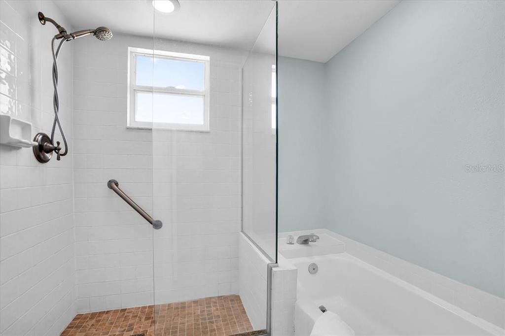 待售: $437,000 (3 贝兹, 2 浴室, 2167 平方英尺)