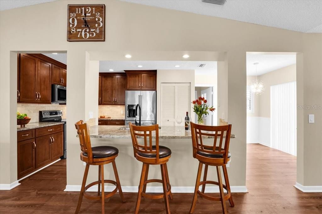 待售: $437,000 (3 贝兹, 2 浴室, 2167 平方英尺)