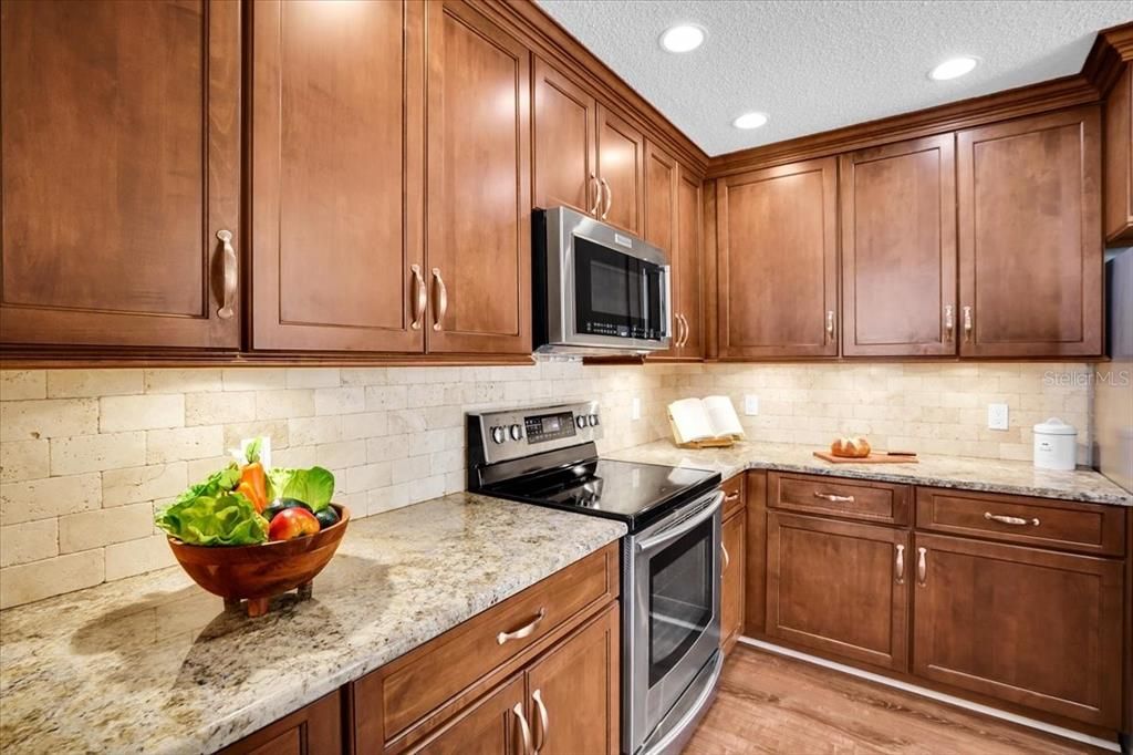 待售: $437,000 (3 贝兹, 2 浴室, 2167 平方英尺)