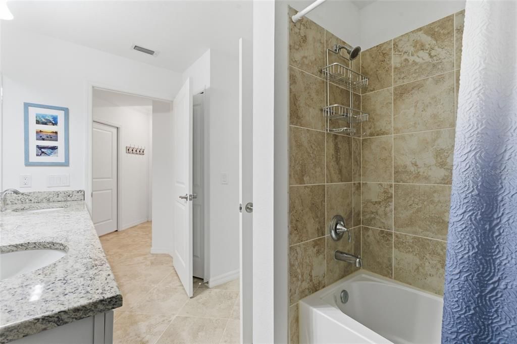 待售: $309,000 (3 贝兹, 2 浴室, 1407 平方英尺)